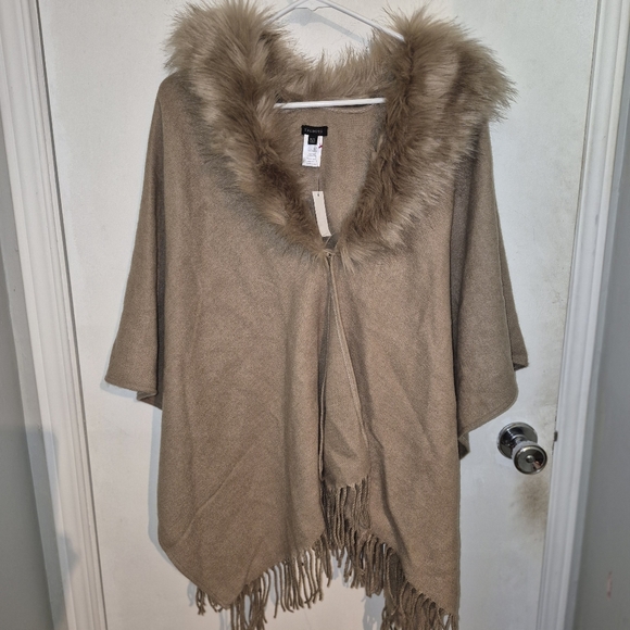 Talbots Fur Collar Ruana Cape Sz M/L NWT - Picture 3 of 10